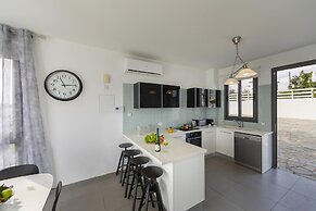 Greco Hilltop Views in Paralimni