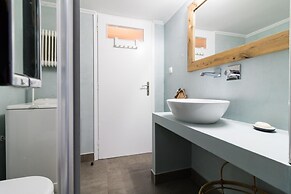 Modern - Vintage Apartment by Acropolis Museum