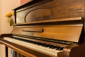Modern - Vintage Apartment by Acropolis Museum