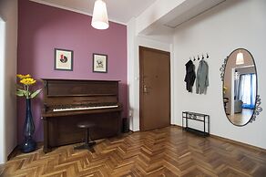 Modern - Vintage Apartment by Acropolis Museum