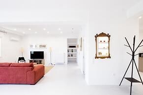 Beautiful 2 Bdrm apt in Athens