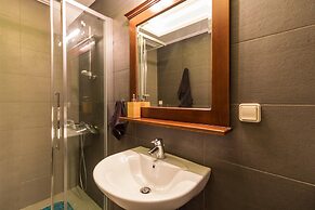 Comfortable and Spacious 2 bdr Apt