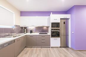 An Impressive 2 bdr Apt in Glyfada