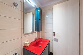 An Impressive 2 bdr Apt in Glyfada