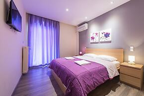 An Impressive 2 bdr Apt in Glyfada