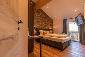 Tevini Boutique Suites - Apartment Fire