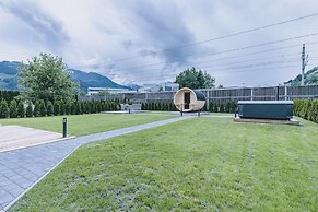 Spa Chalet - Garden Lodge