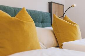 Spa Chalet - Garden Lodge