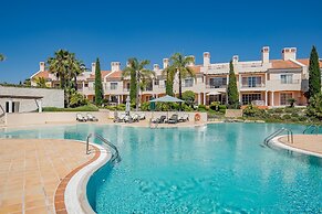 Luxury Townhouse in Palmyra Vila Sol Resort By Ideal Homes Near Vilamo