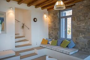 An Amazing Stone Villa-b in Serifos w Shared Pool