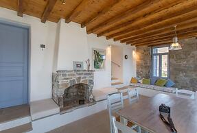 An Amazing Stone Villa-b in Serifos w Shared Pool