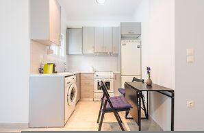 Sweet and Central apt for 2 Fresh Paint feb 2024