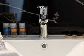 Hip And Fun in Athens Apt A