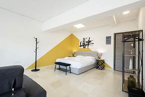 Hip And Fun in Athens Apt A