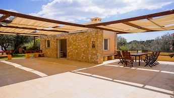 Deluxe 5 Bdrm Villa w Pool Next to the Beach