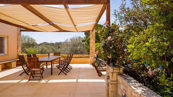 Deluxe 5 Bdrm Villa w Pool Next to the Beach