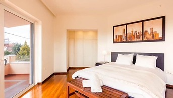 Deluxe 5 Bdrm Villa w Pool Next to the Beach