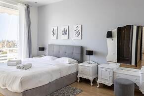 The View in Glyfada With 2 Bedrooms and 2 Bathrooms