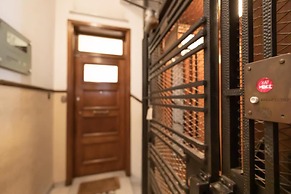 Ideal 4 bdr Apartment in Plaka for 10