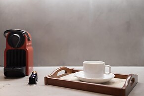 Ideal 4 bdr Apartment in Plaka for 10