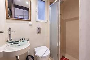 Ideal 4 bdr Apartment in Plaka for 10