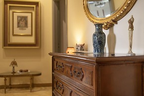 Ideal 4 bdr Apartment in Plaka for 10