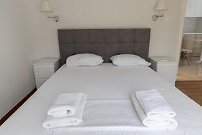 Acropolis Urban Life