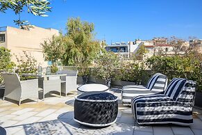 85 sqm in the Heart of Athens w Rooftop Deck