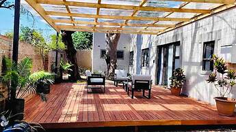 Mellow 2 Bedroomed Cottage - 2083