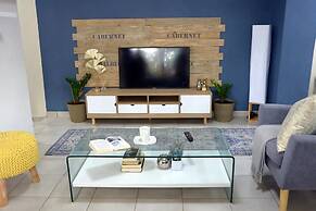 Mellow 2 Bedroomed Cottage - 2083