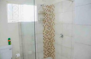 Mellow 2 Bedroomed Cottage - 2083