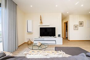 Canhas Residence I by Homie