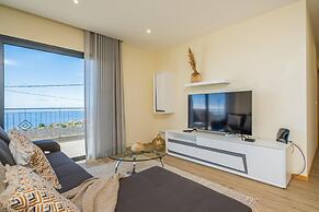 Canhas Residence I by Homie