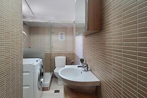 George s Poet Maisonette