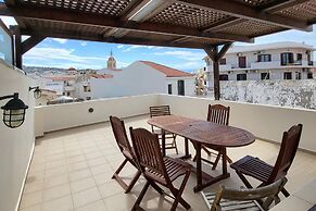 George s Poet Maisonette