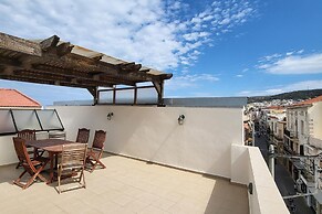 George s Poet Maisonette