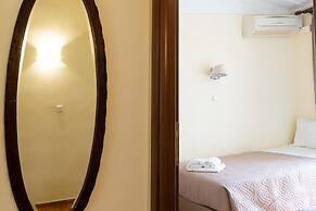 George s Poet Maisonette