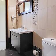 George s Poet Maisonette