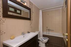 George s Poet Maisonette