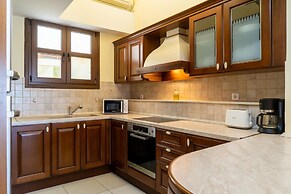 George s Poet Maisonette