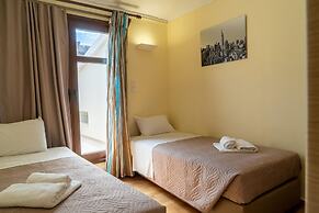 George s Poet Maisonette