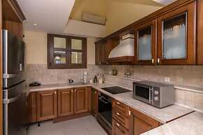 George s Poet Maisonette