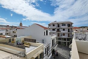 George s Poet Maisonette