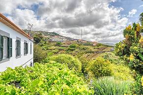 Casa de Ponte a Home in Madeira