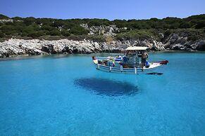 Skyros Lithari Luxury - Poolside Retreat