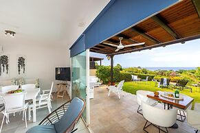 Sirina Waterfront House