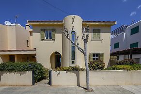 Sirina Waterfront House