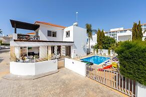 Protaras Sapphire Seaside Villa