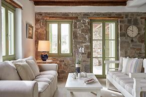 Spacious 6 Bdrm Stone Villa With Pool