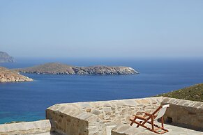 Spacious 6 Bdrm Stone Villa With Pool